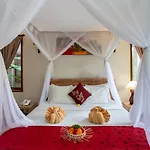 Kiskenda Cottages & Restaurant